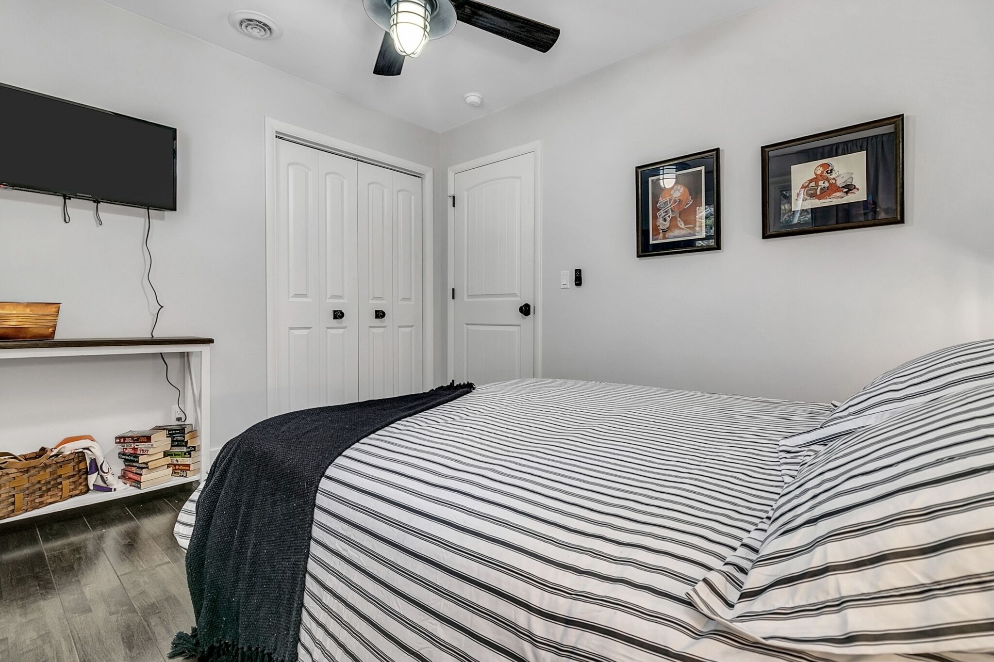 Third Bedroom - Queen