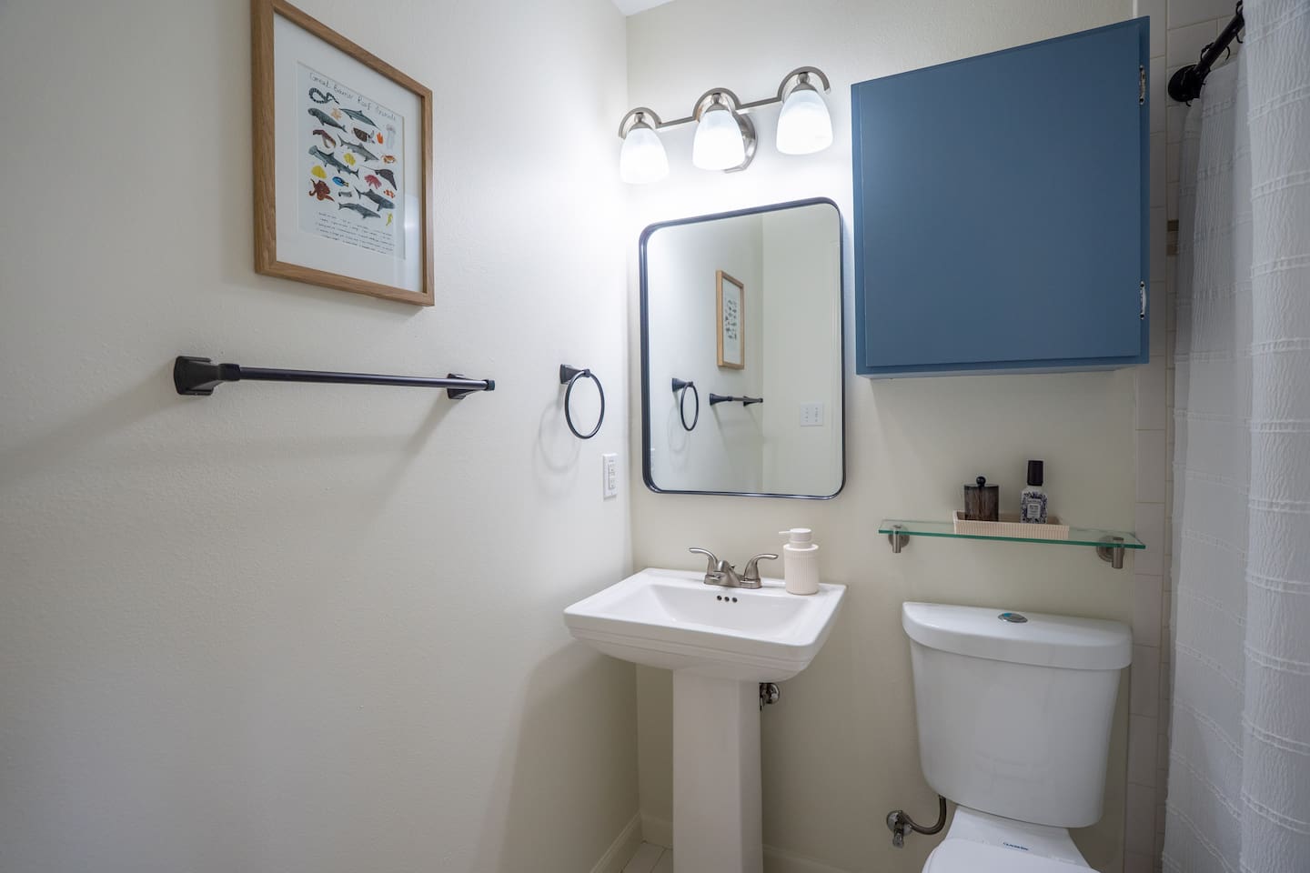 Bright, Clean Space to Refresh and Relax