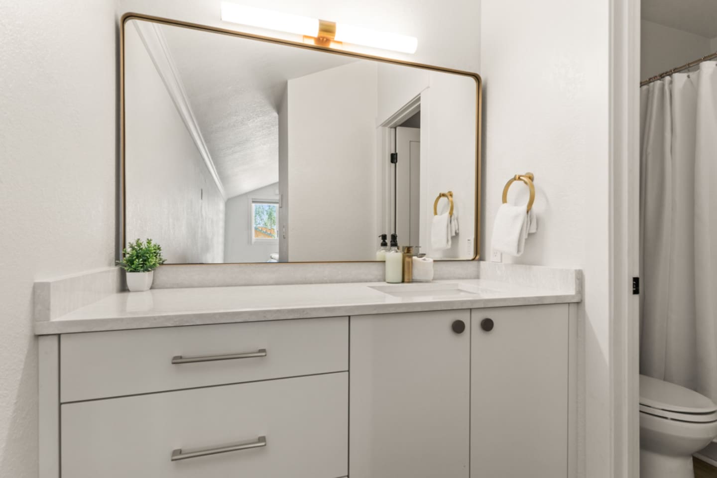 Ensuite Bathroom#2