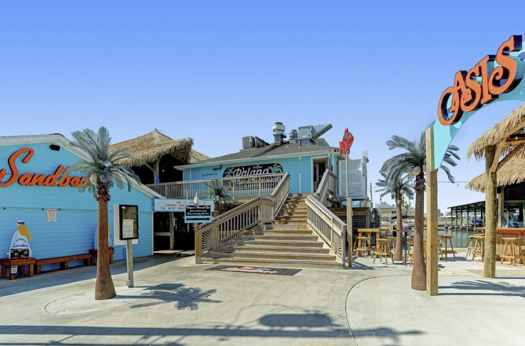 eecfb682686641eebc9f6752b4929b0c | Beachhouse | Texas | TX | Vacation Homes | Galveston | Crystal Beach | Kokomo | Breezy Days | Beachfront Elegance | Sunrise Serenity | Southern Sands Property Management, LLC