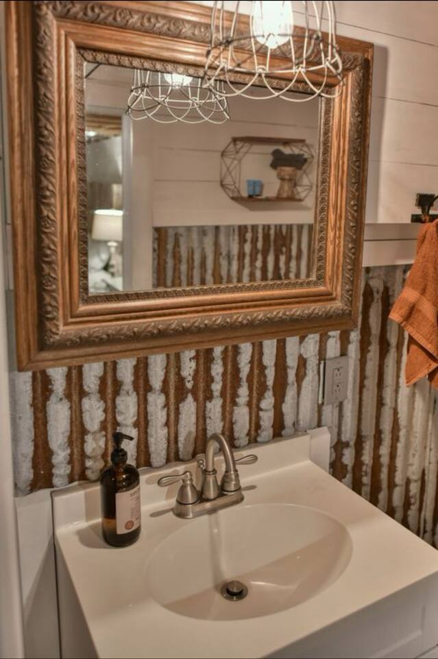 2nd Bathroom