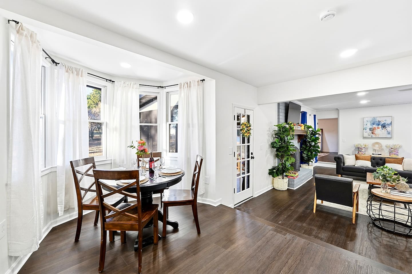 Charming kitchen-side breakfast nook with seating for four. A cozy spot for coffee, breakfast, or casual conversations with family and friends.