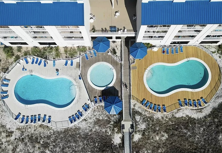 Beachfront Pools