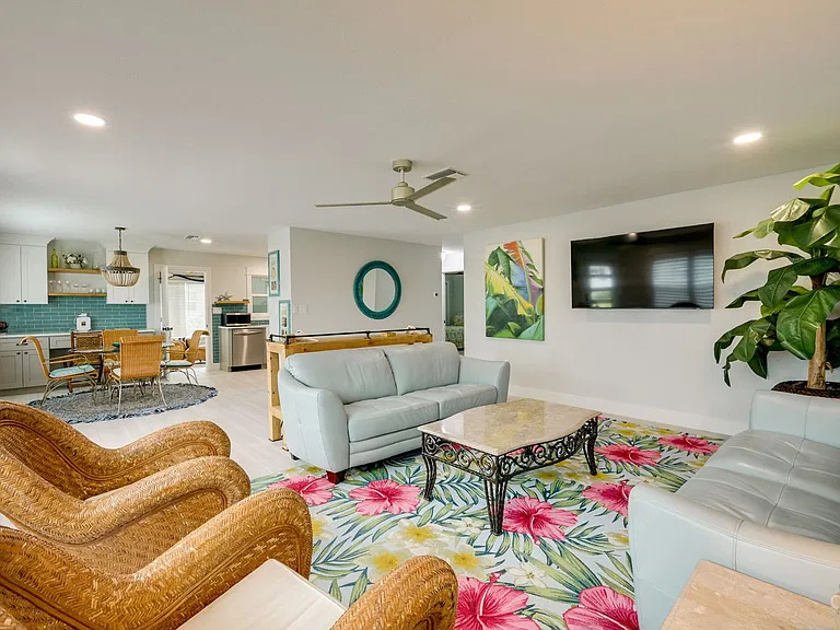 Living room/dining room