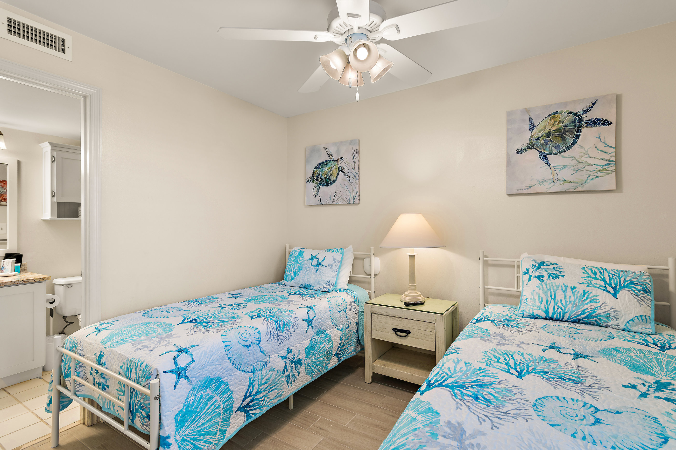 Access to bathroom from the second bedroom