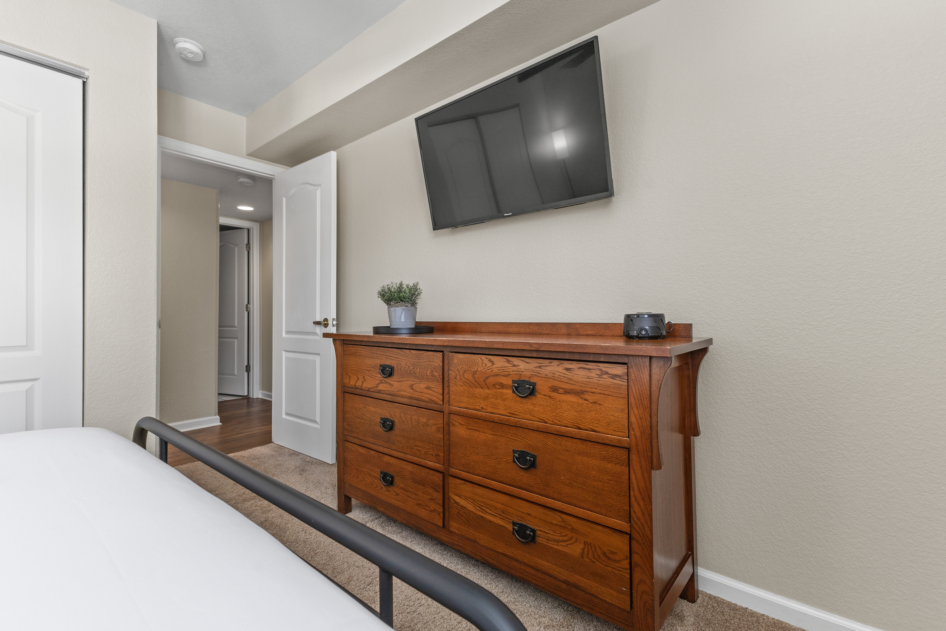 Bedroom 2  | Smart TV