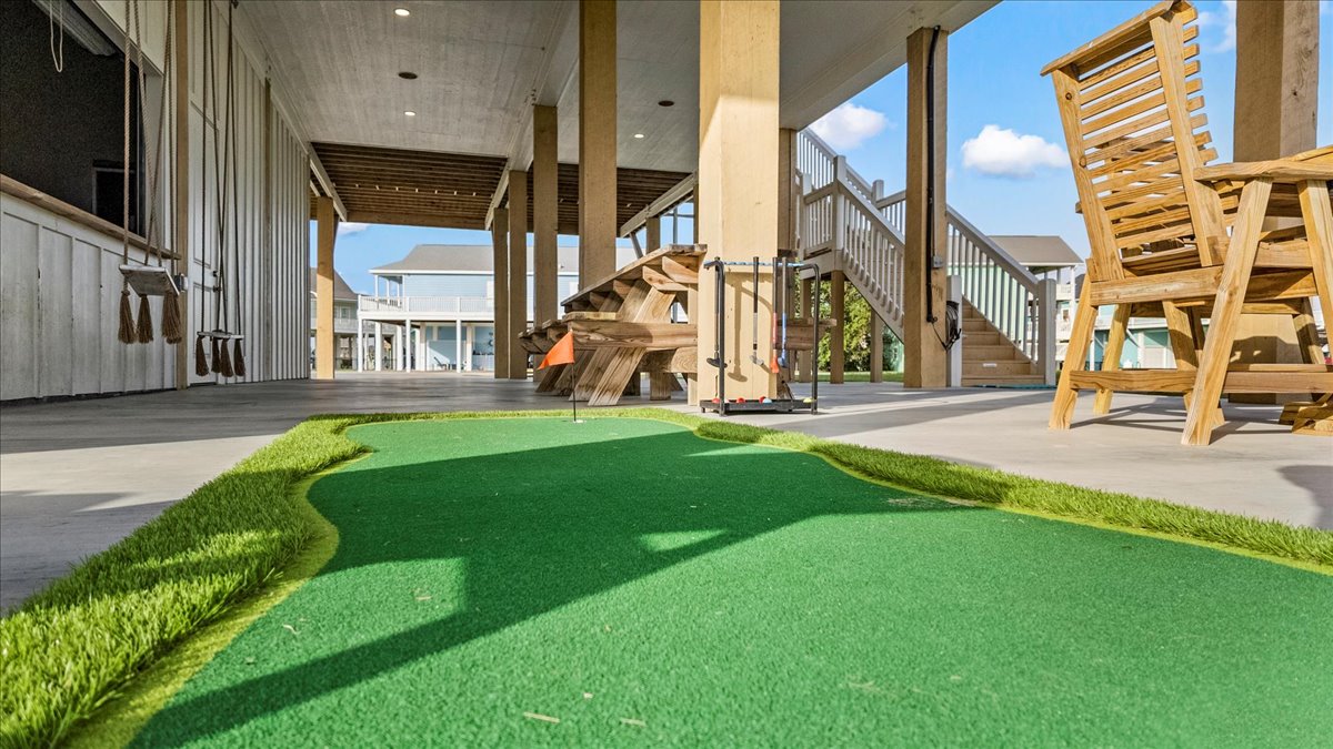 ef98a4b1121848408ebc3296df7af465 | Beachhouse | Texas | TX | Vacation Homes | Galveston | Crystal Beach | Kokomo | Breezy Days | Beachfront Elegance | Sunrise Serenity | Southern Sands Property Management, LLC