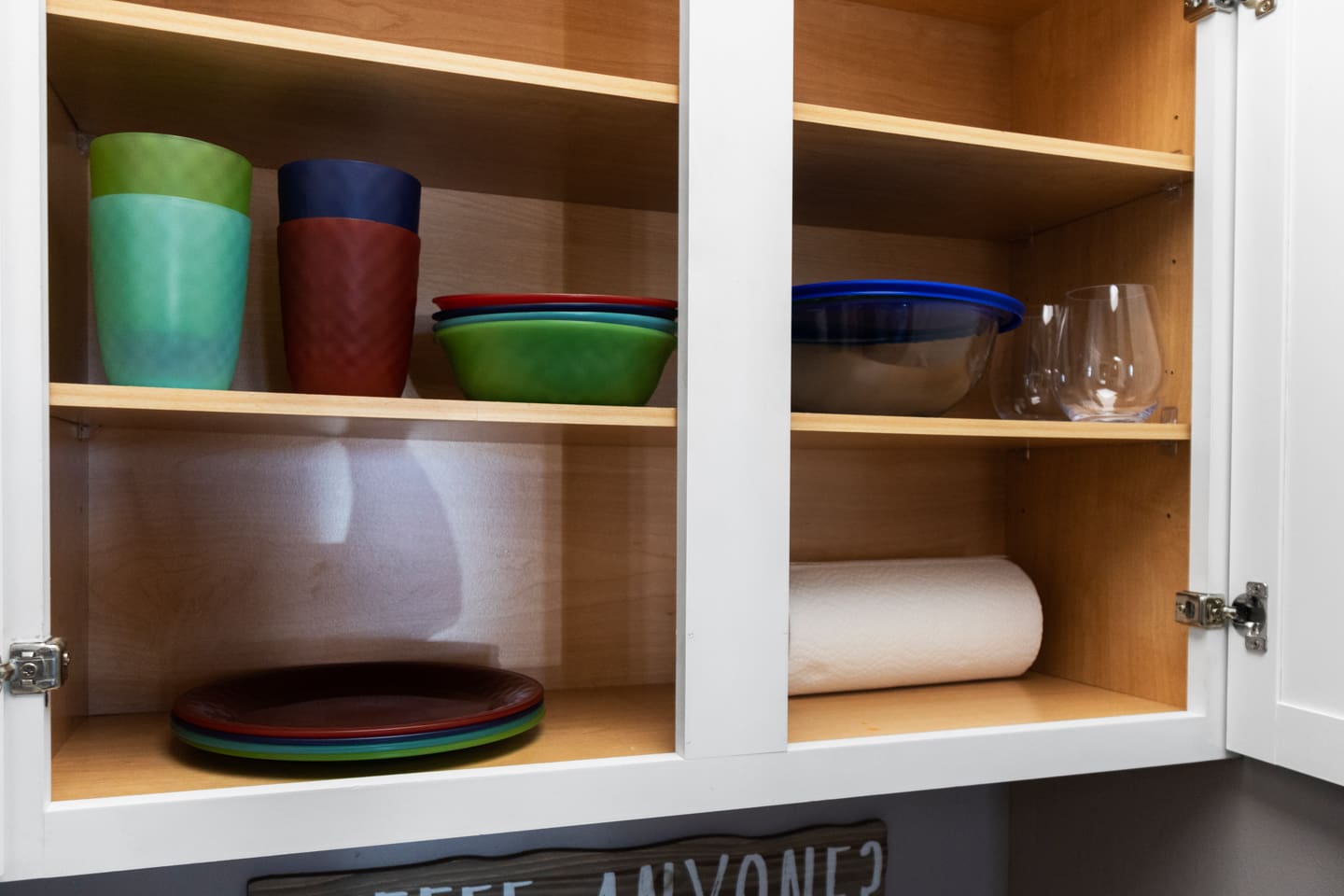 We have plates, glasses, and everything you need—just the right amount for solo travelers or couples.