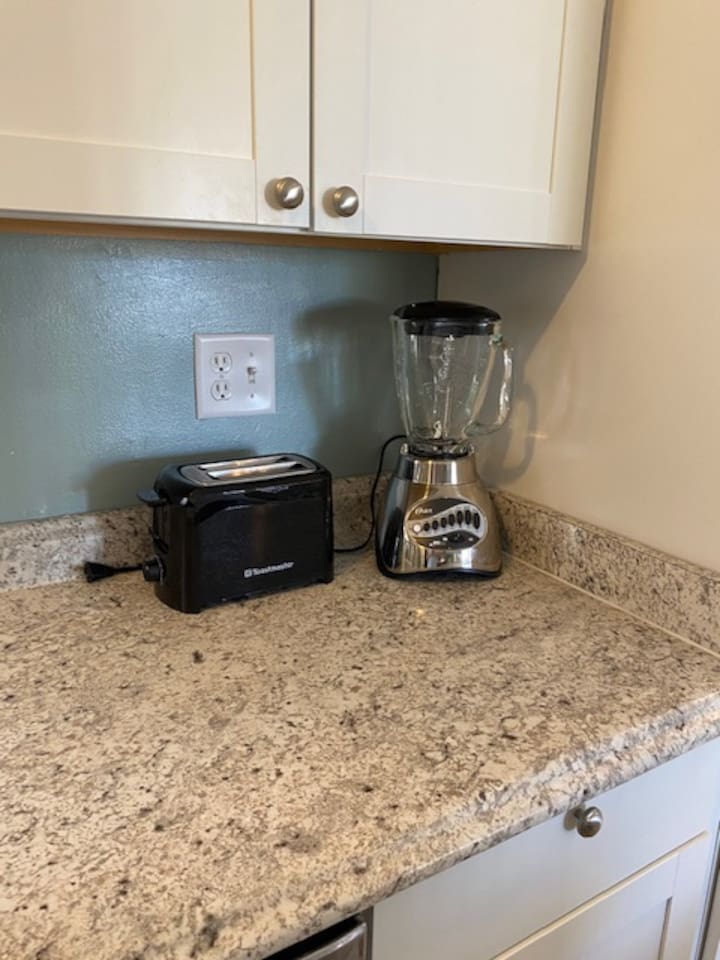 Small Kitchen Appliances including Toaster, Blender, Crock Pot