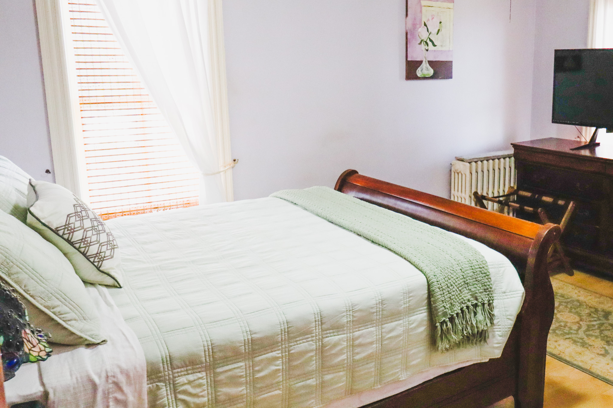 Cozy bedroom for additional guests