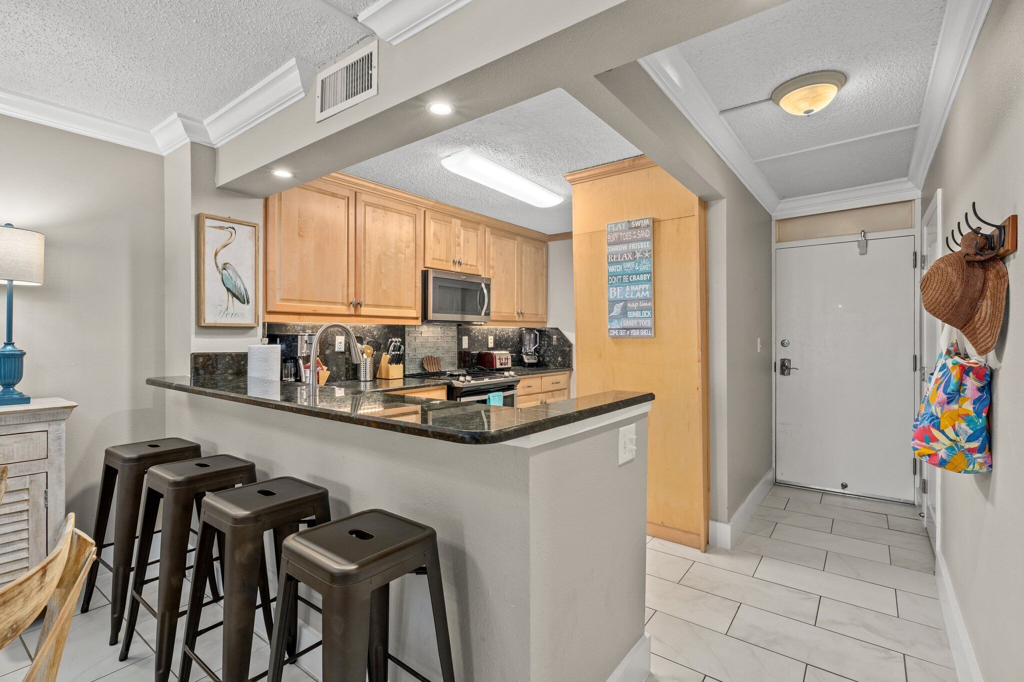 Full kitchen