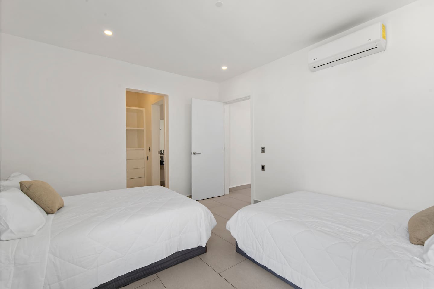 2nd bedroom with bathroom 