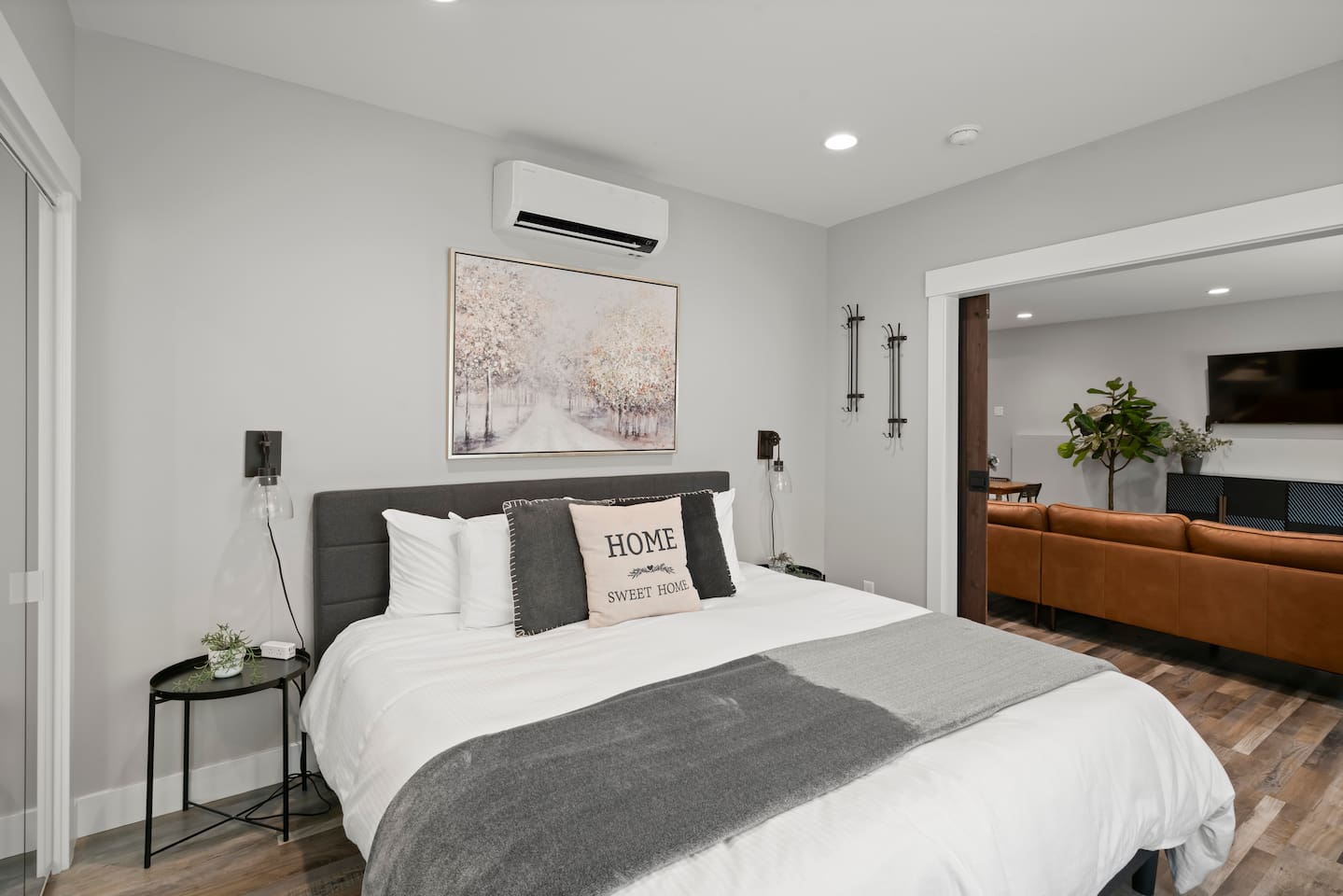 "Our stay was fabulous. The place was stylish, clean, and with high quality amenities... We were ready to move in by the end of our stay. It was so comfortable and convenience! We loved it!" - Caroline (June 2024)
