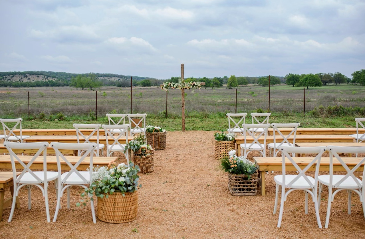 Get hitched in front of the hills