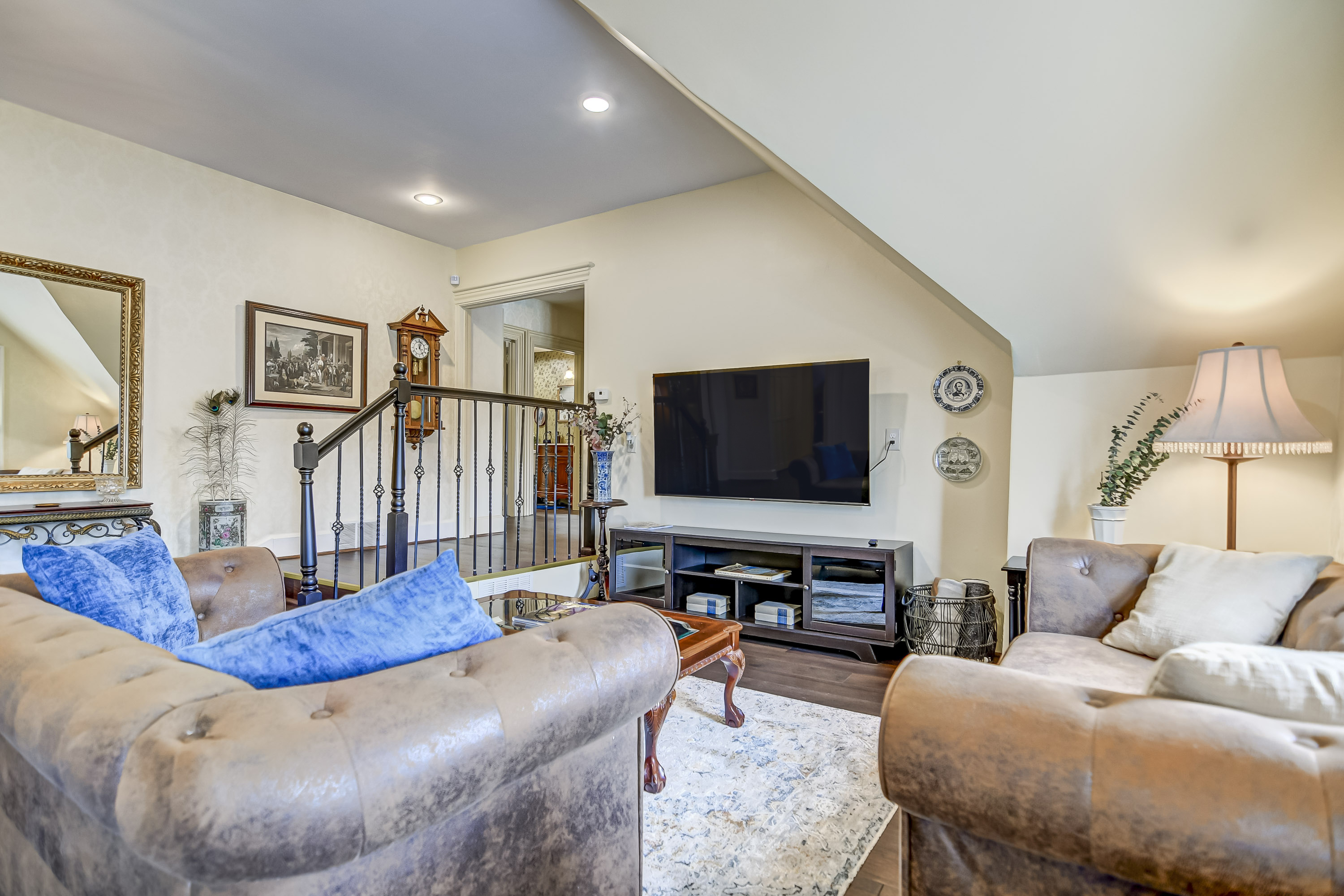 3rd Floor - Living Room