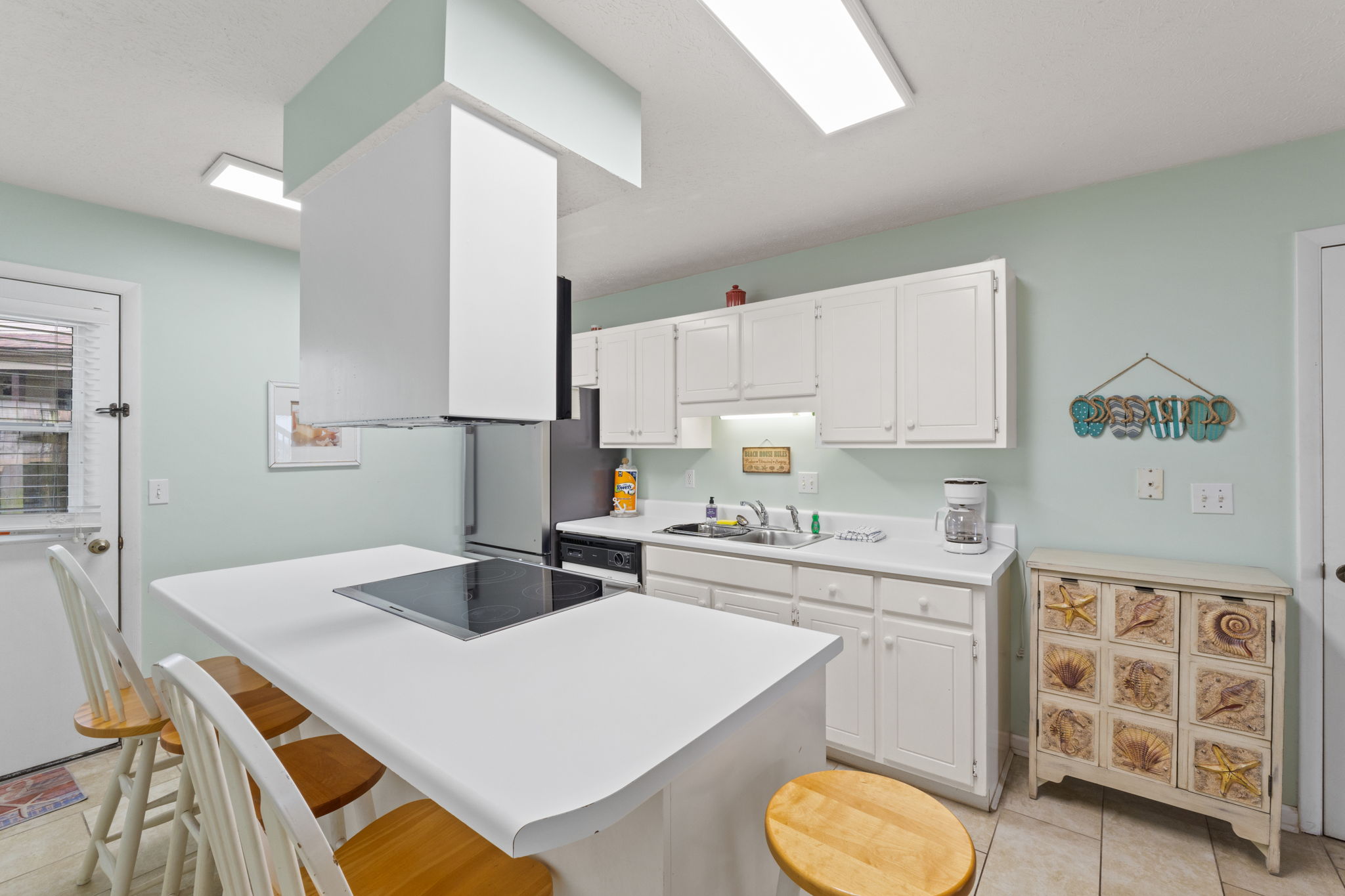 Kitchen with Bar Area