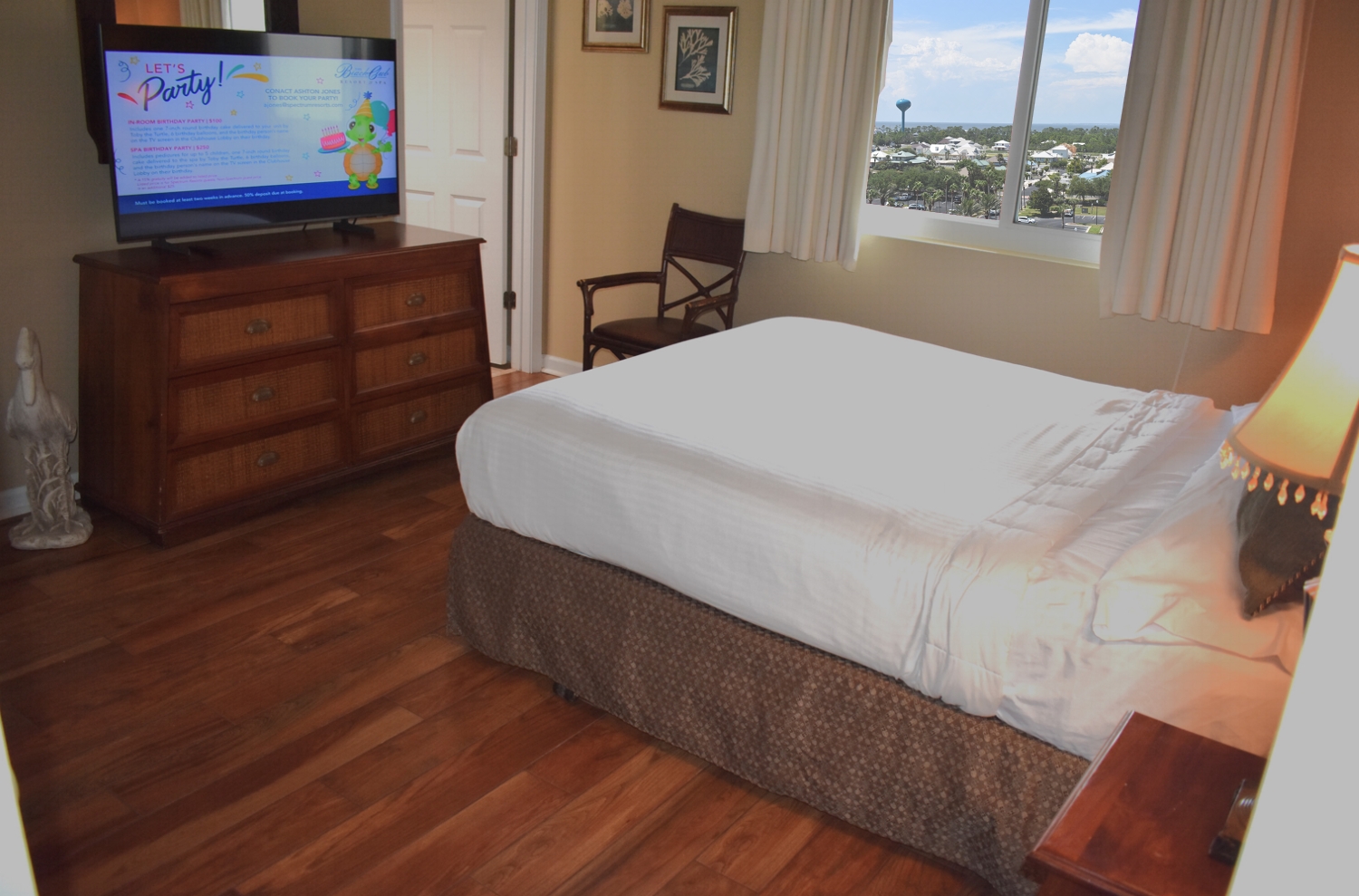 You will enjoy the HDTV, DVD player and blue skies from the master bed!