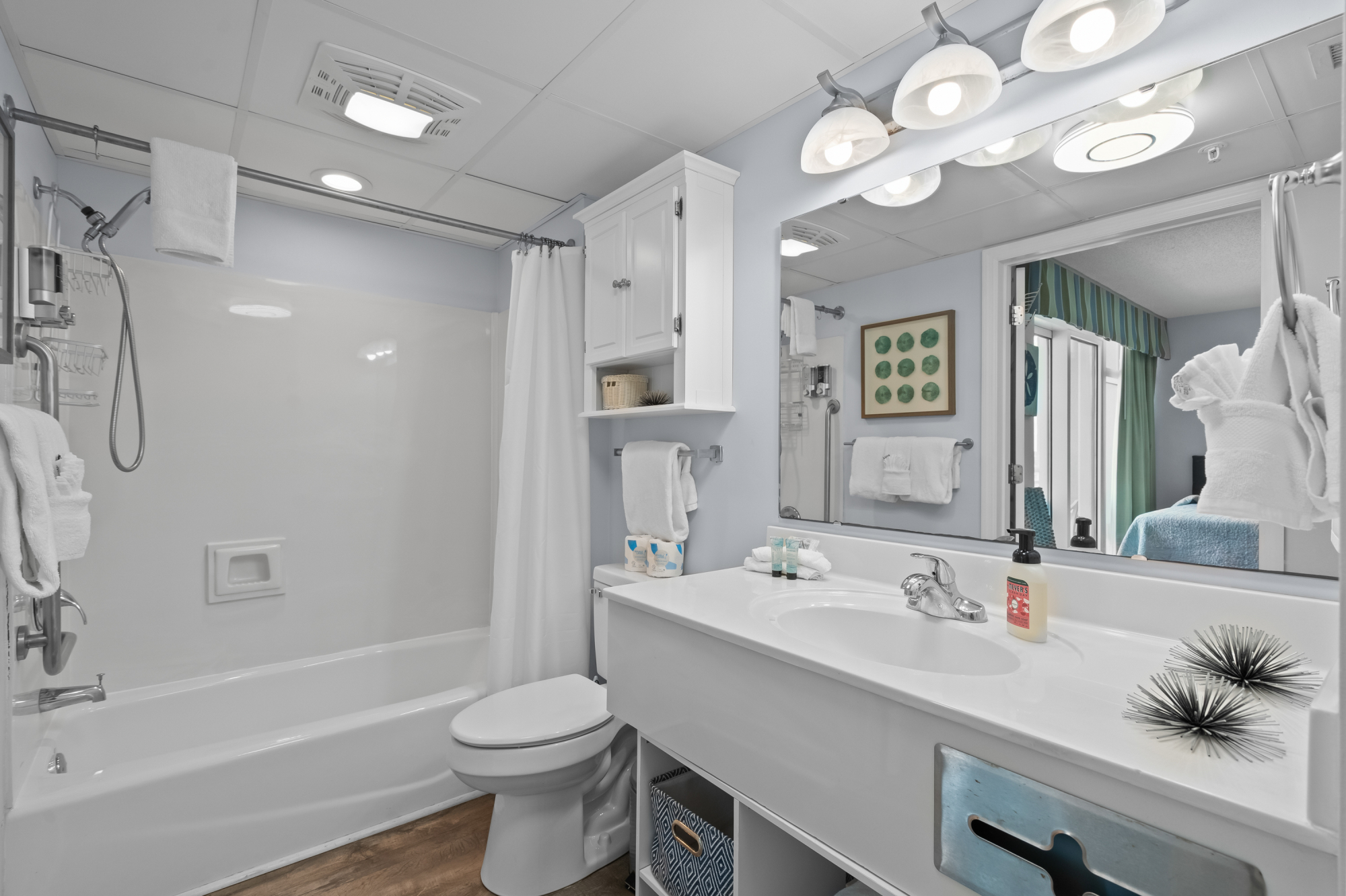 Second Bath with Tub/Shower and Vanity Set Up