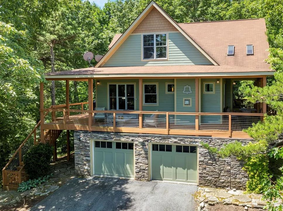 Garage and Plenty of Driveway Parking