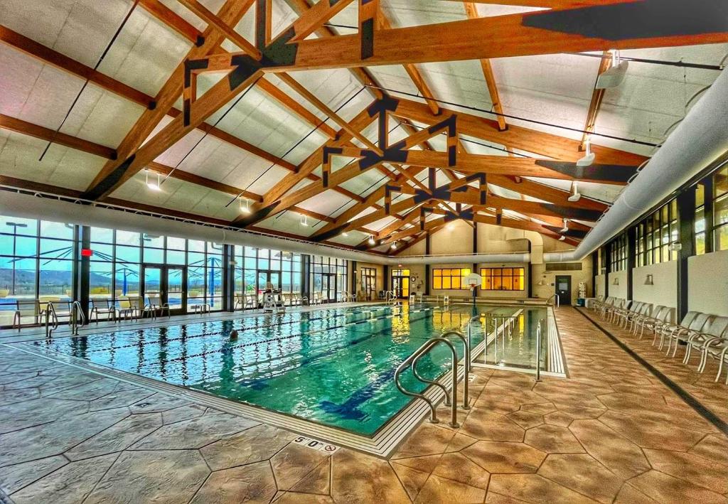 Indoor pool open daily 10am-8pm. Aquatic fitness and lap swim daily 5am-10am. Reservations required. 