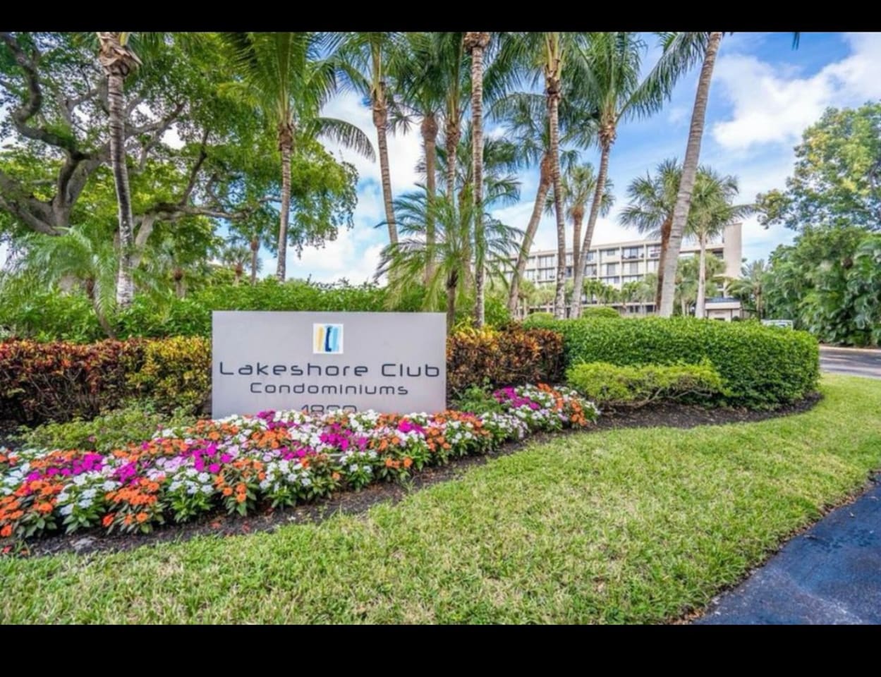 Welcome to Lakeshore Club Condominiums!