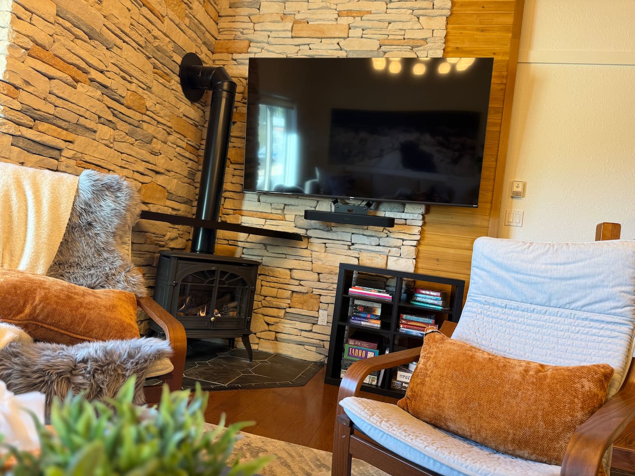 78” Smart TV with cable & sports, plus books and games.