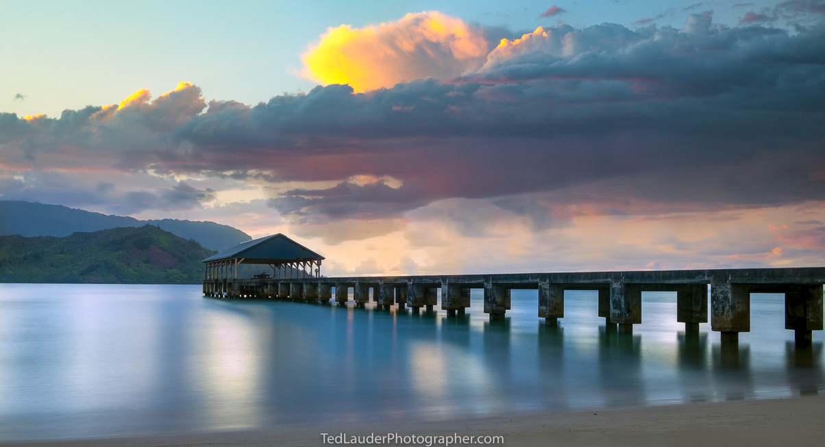 Hanalei Pier ...Good for fishing