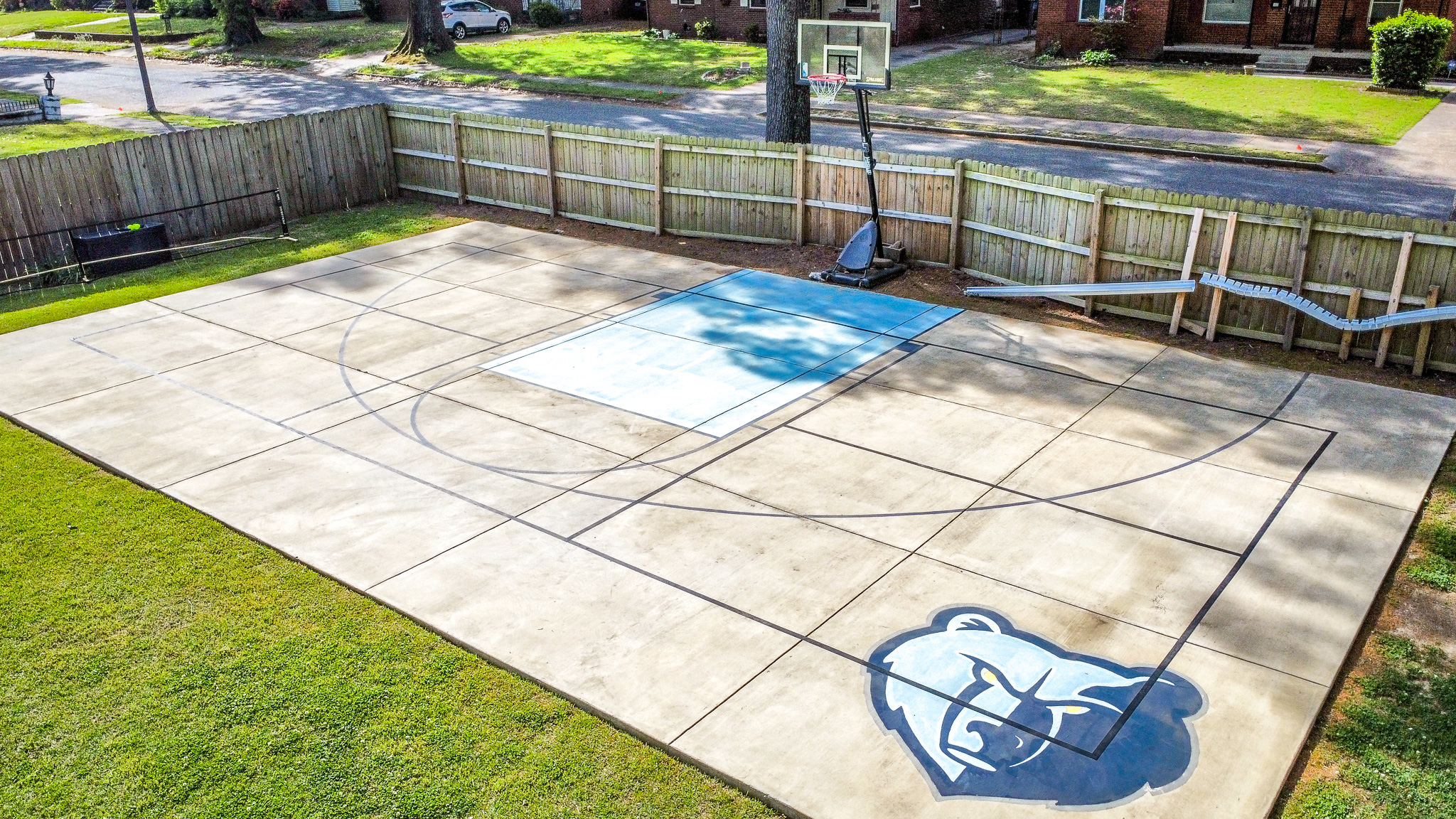 Basketball/Pickleball court