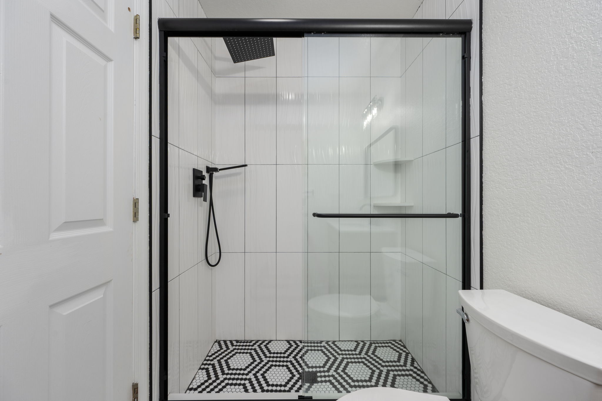 Coastline Haven — Master Bath (2)