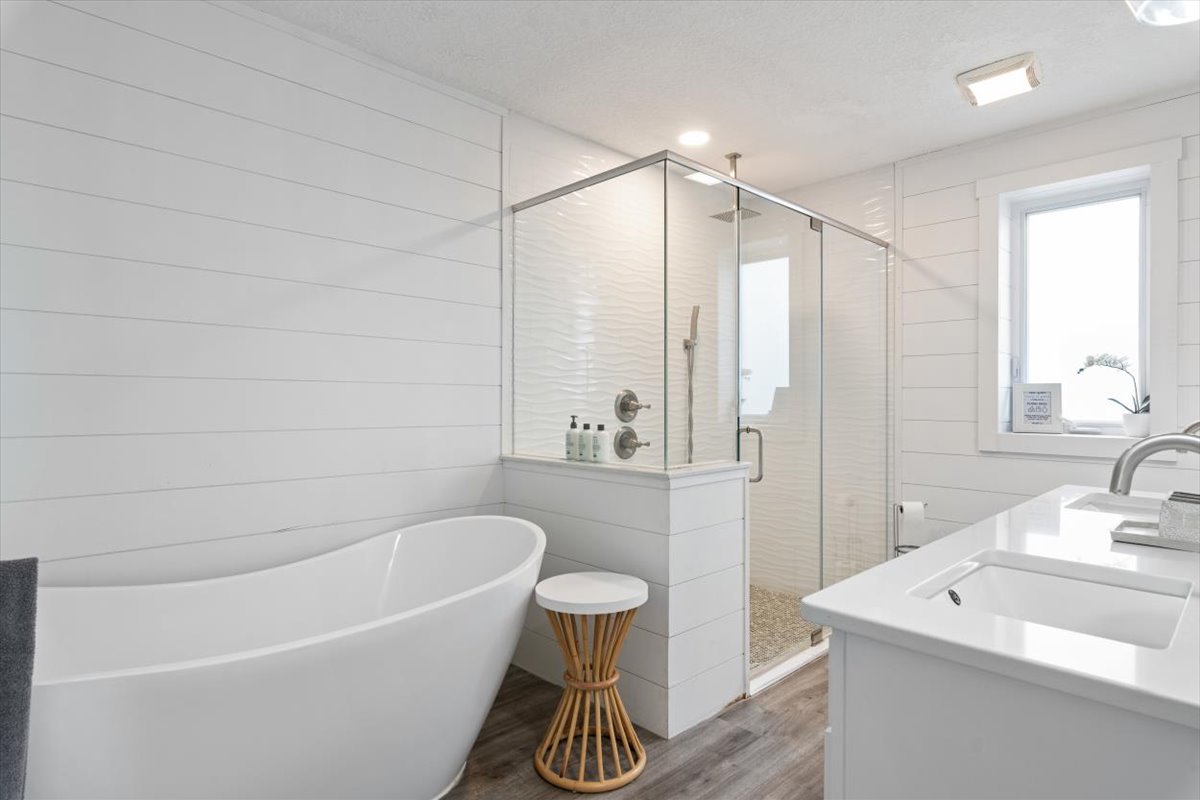 Gorgeous Primary Bath