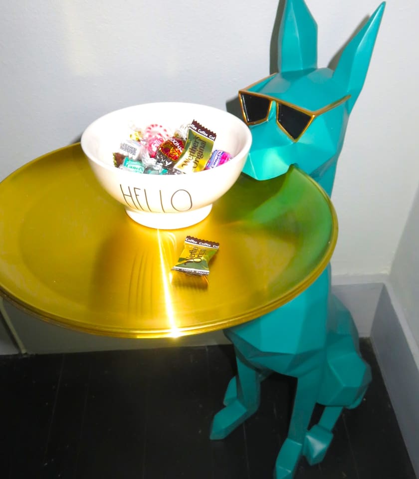 Unique decorations and artwork throughout the house. 