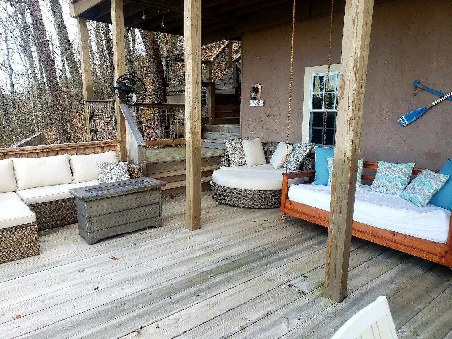 Tons of outdoor seating