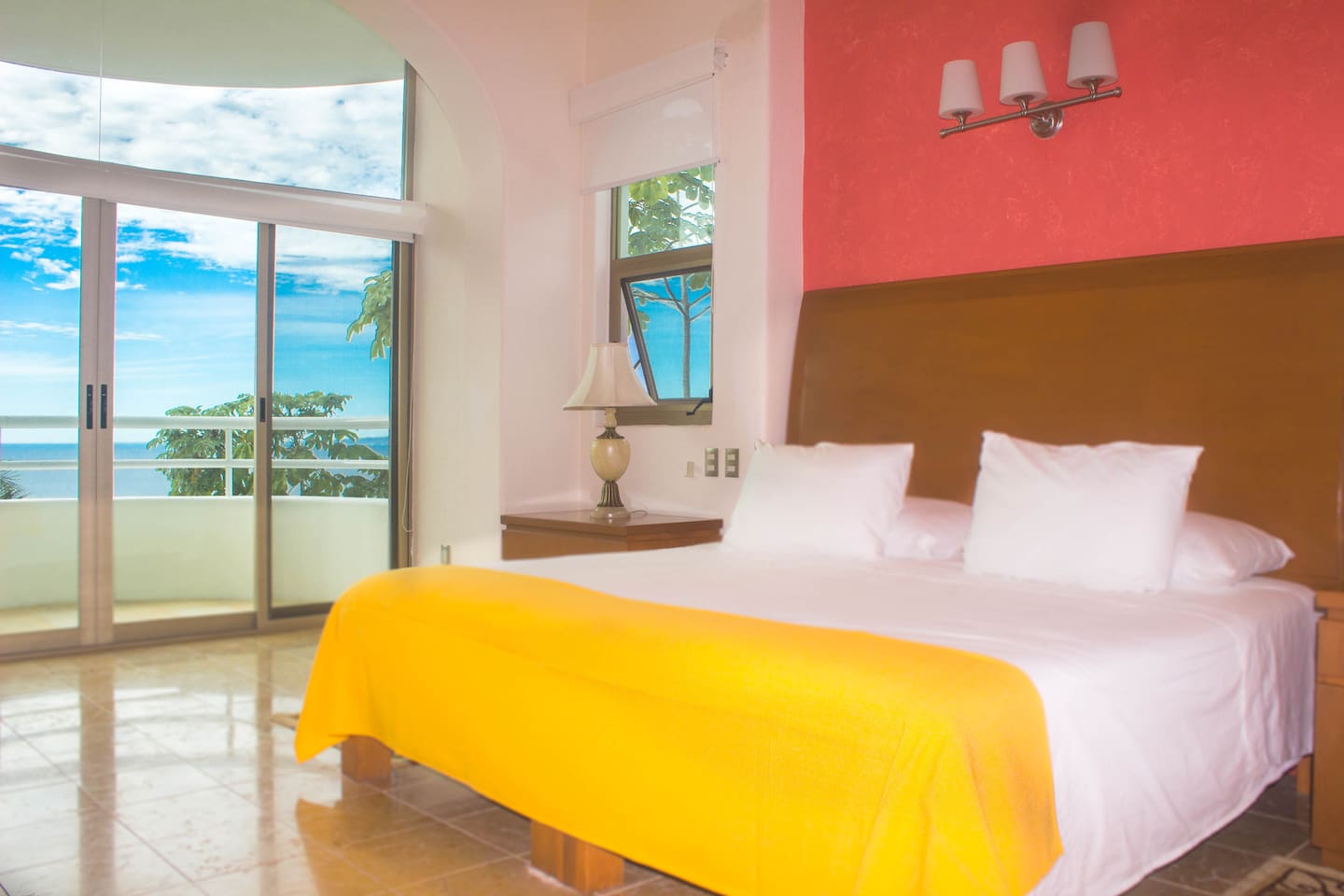 Suite III (2nd Flr) - King Bed