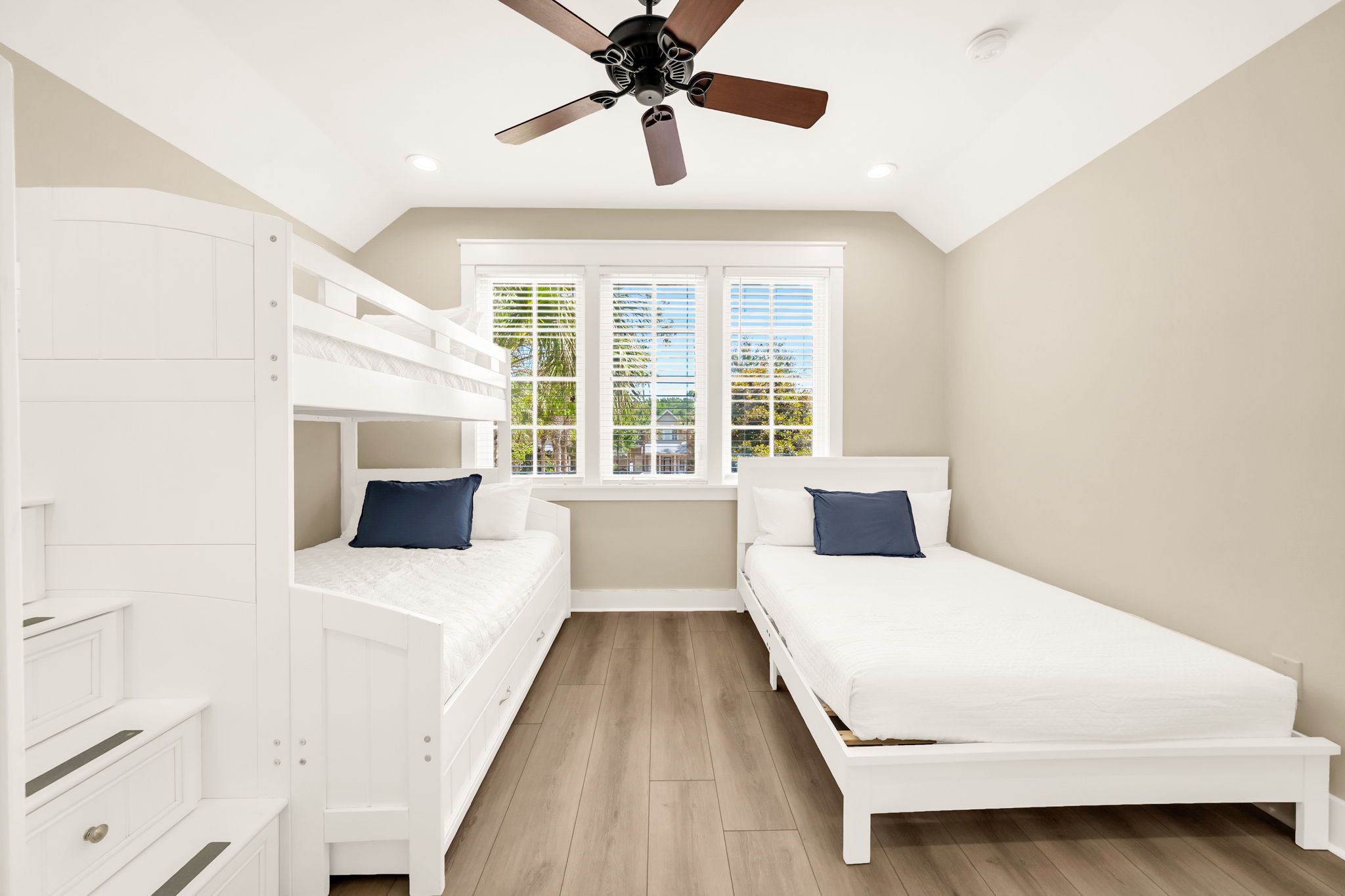 2nd Floor Bunk Room