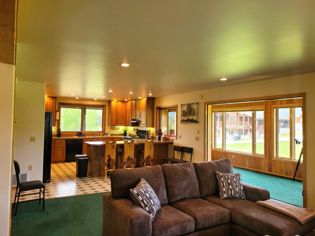 Open kitchen/living room area
