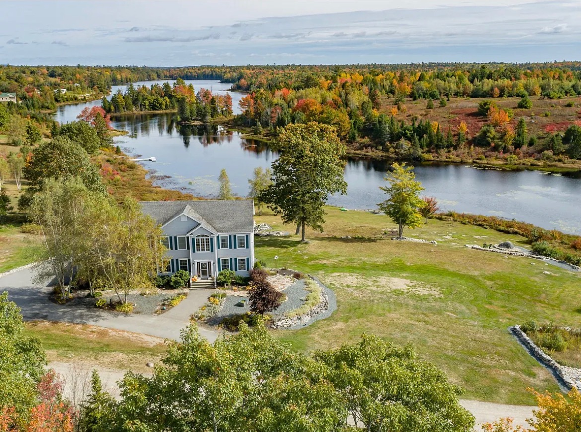 A hearty welcome to Morancy Pond House!