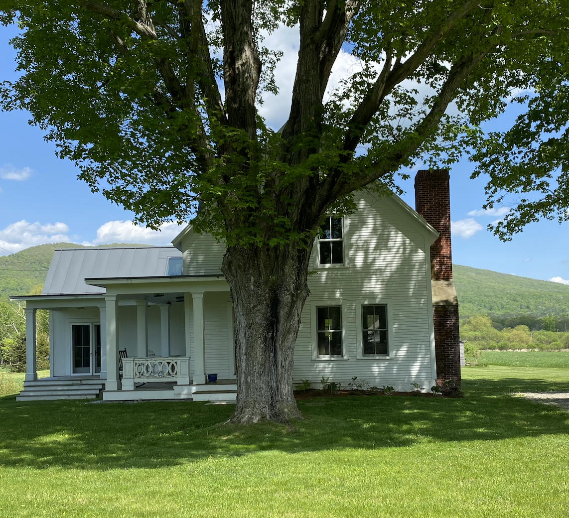Front Porch & Shade Tree

“Welcoming front porch shaded by mature trees — ideal for morning coffee or evening downtime.”