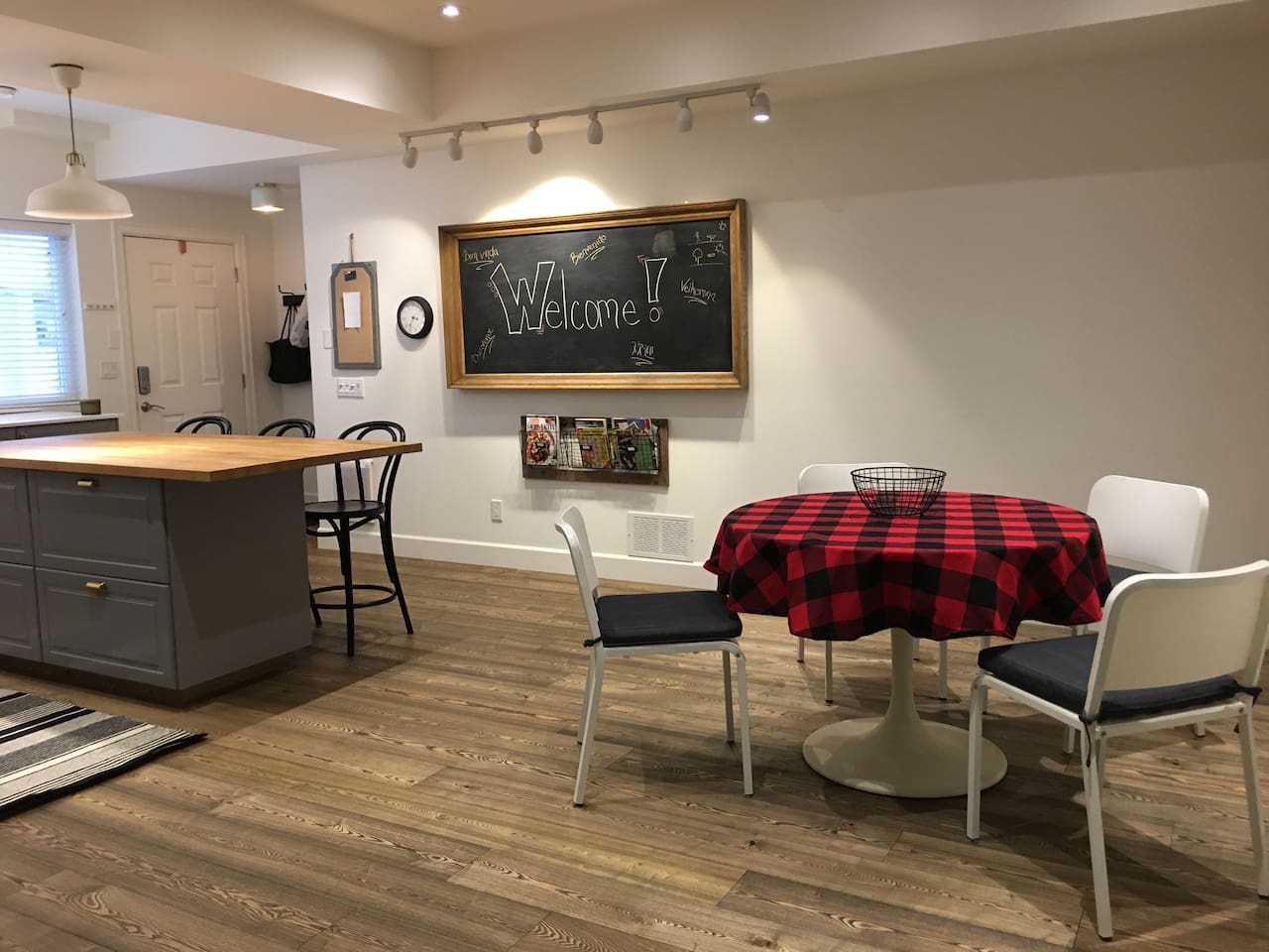Dining area 
(exsterior door to the left on the picture)