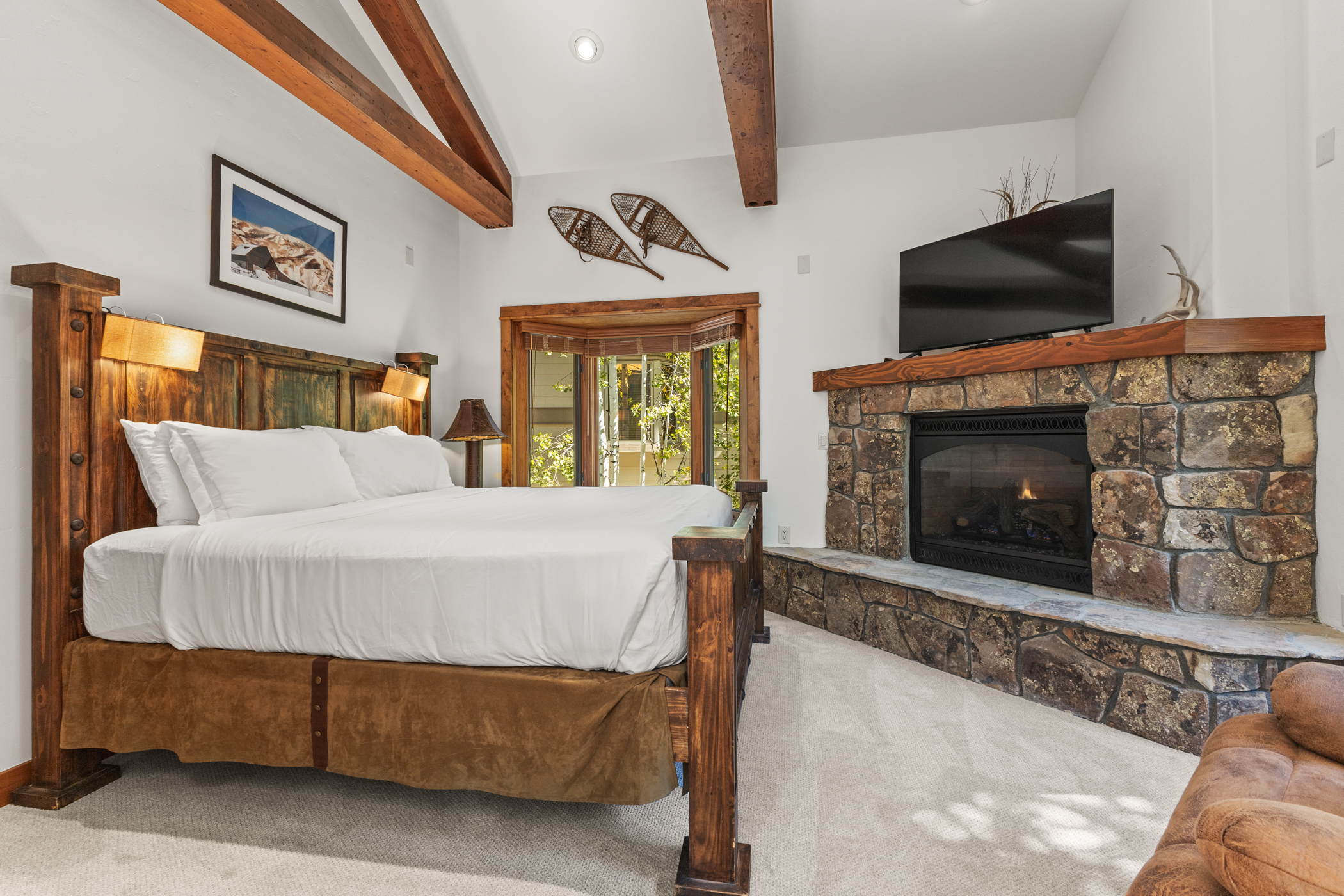 Top Level - Ensuite King Bedroom 1 - Gas Fireplace & SmartTV