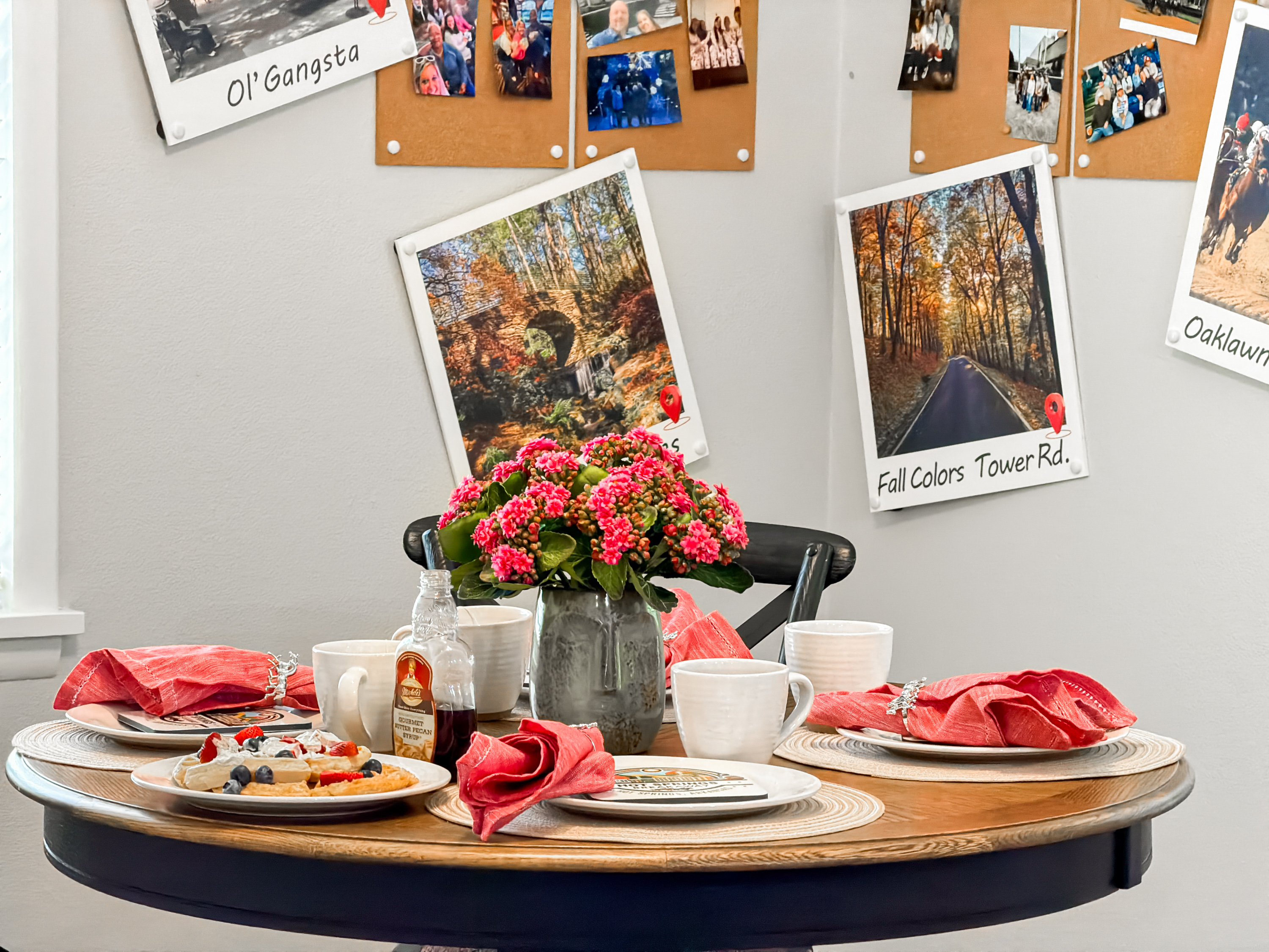 Enjoy a peaceful breakfast while planning your Hot Springs activities!