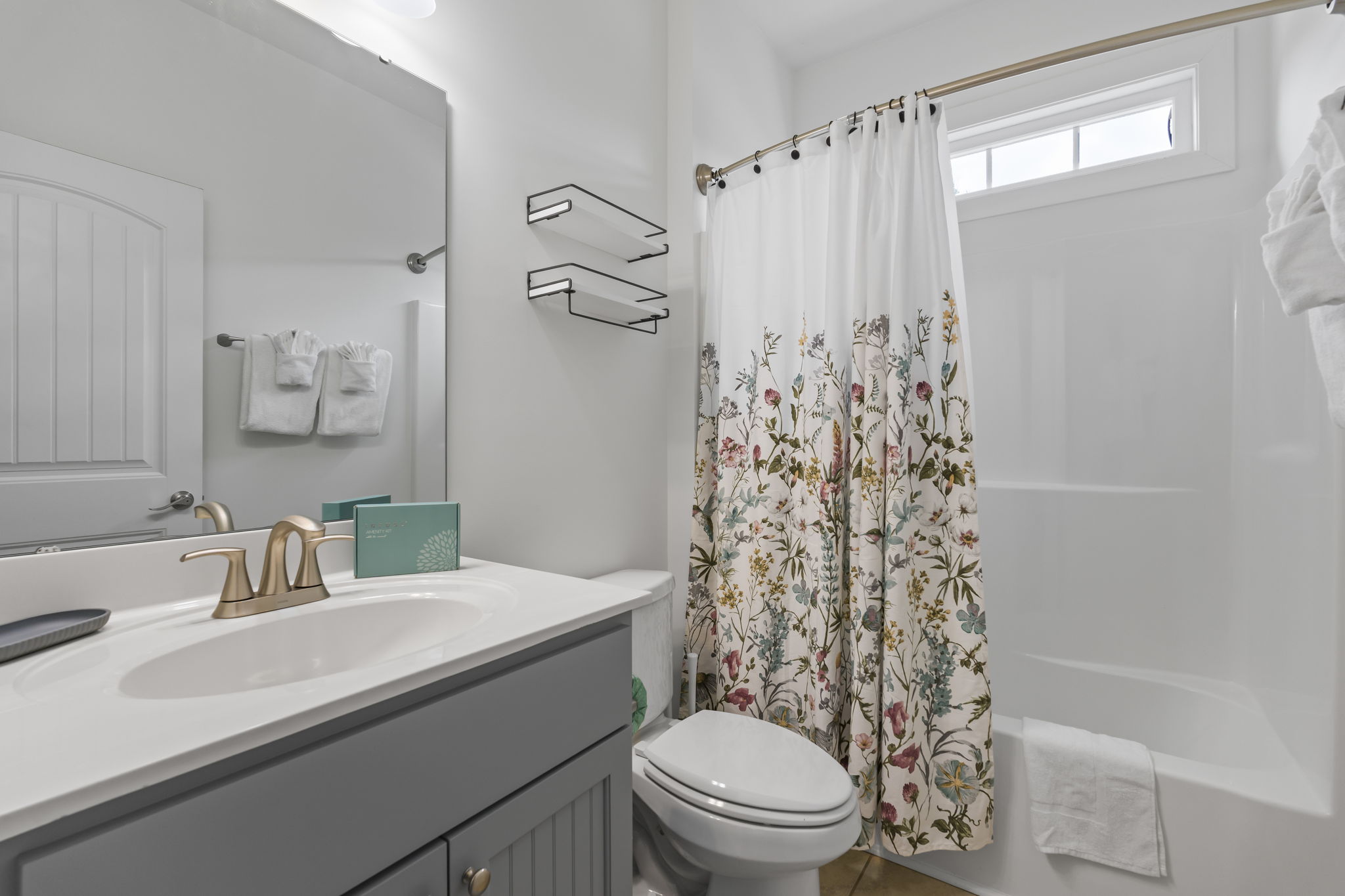 Guest Bathroom upstairs