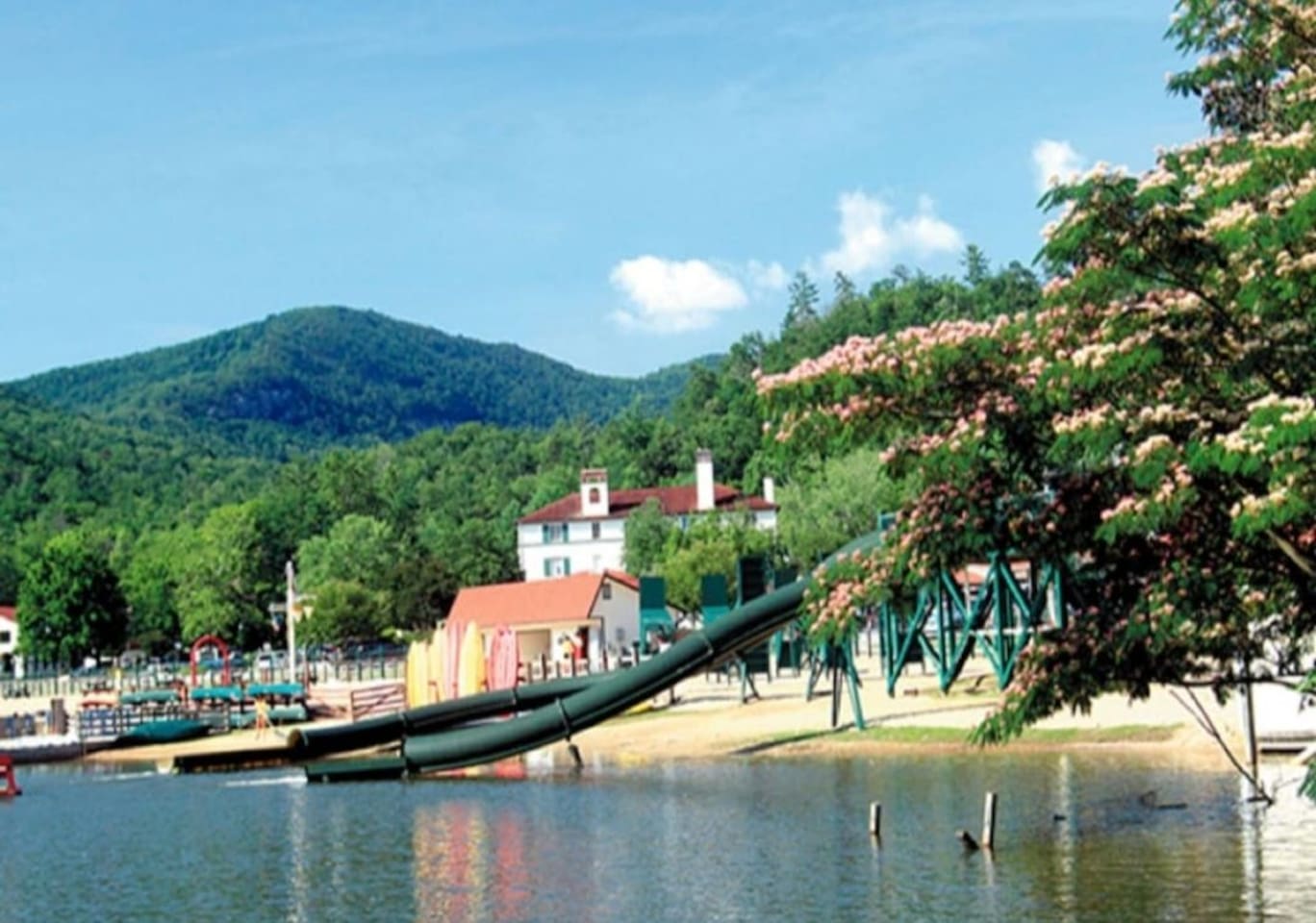 Lake Lure Beach and childrens play/water park- minutes away