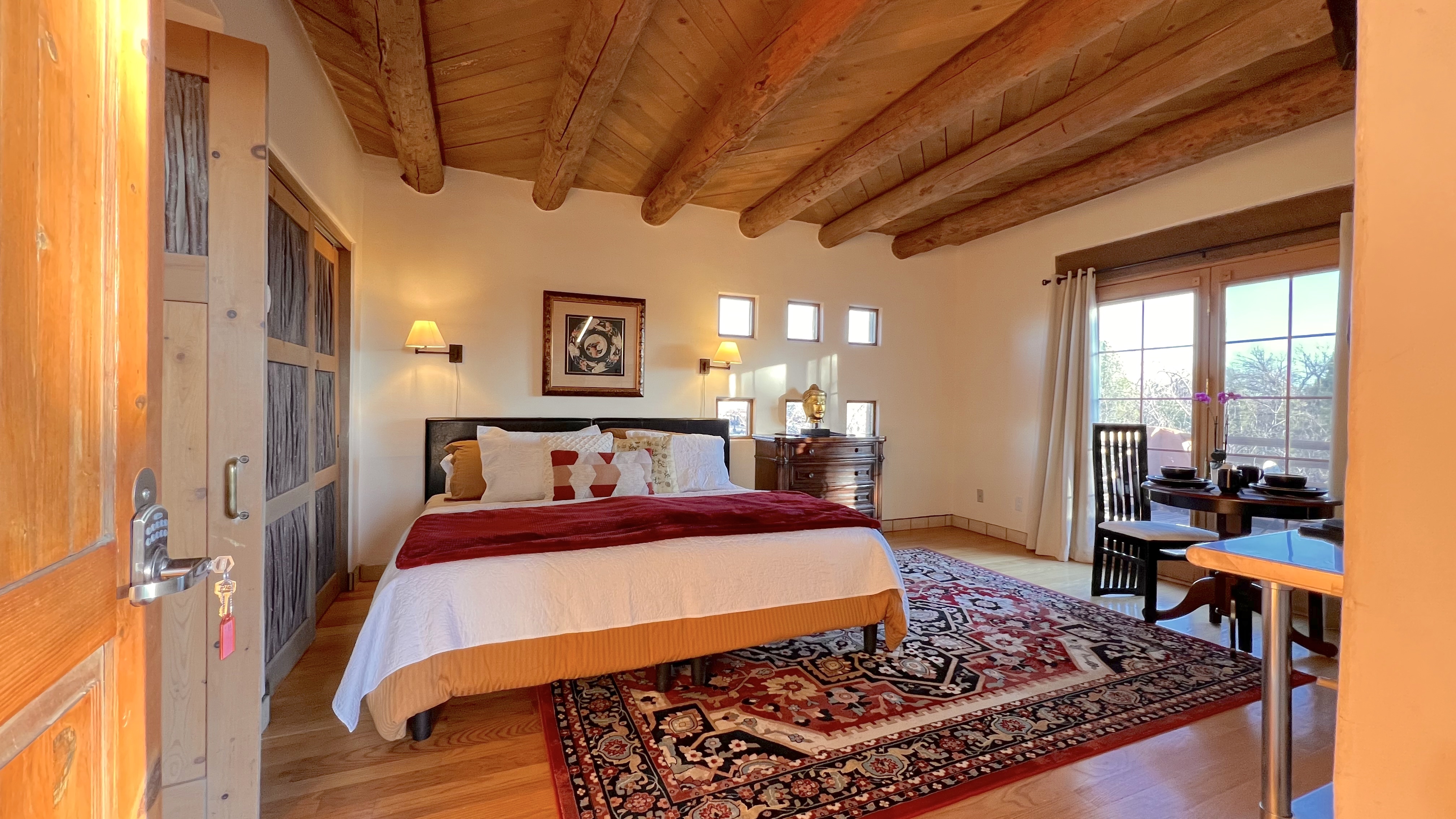 Pueblo #10 "Zuni Suite Expansive Skies - in Lamy, NM