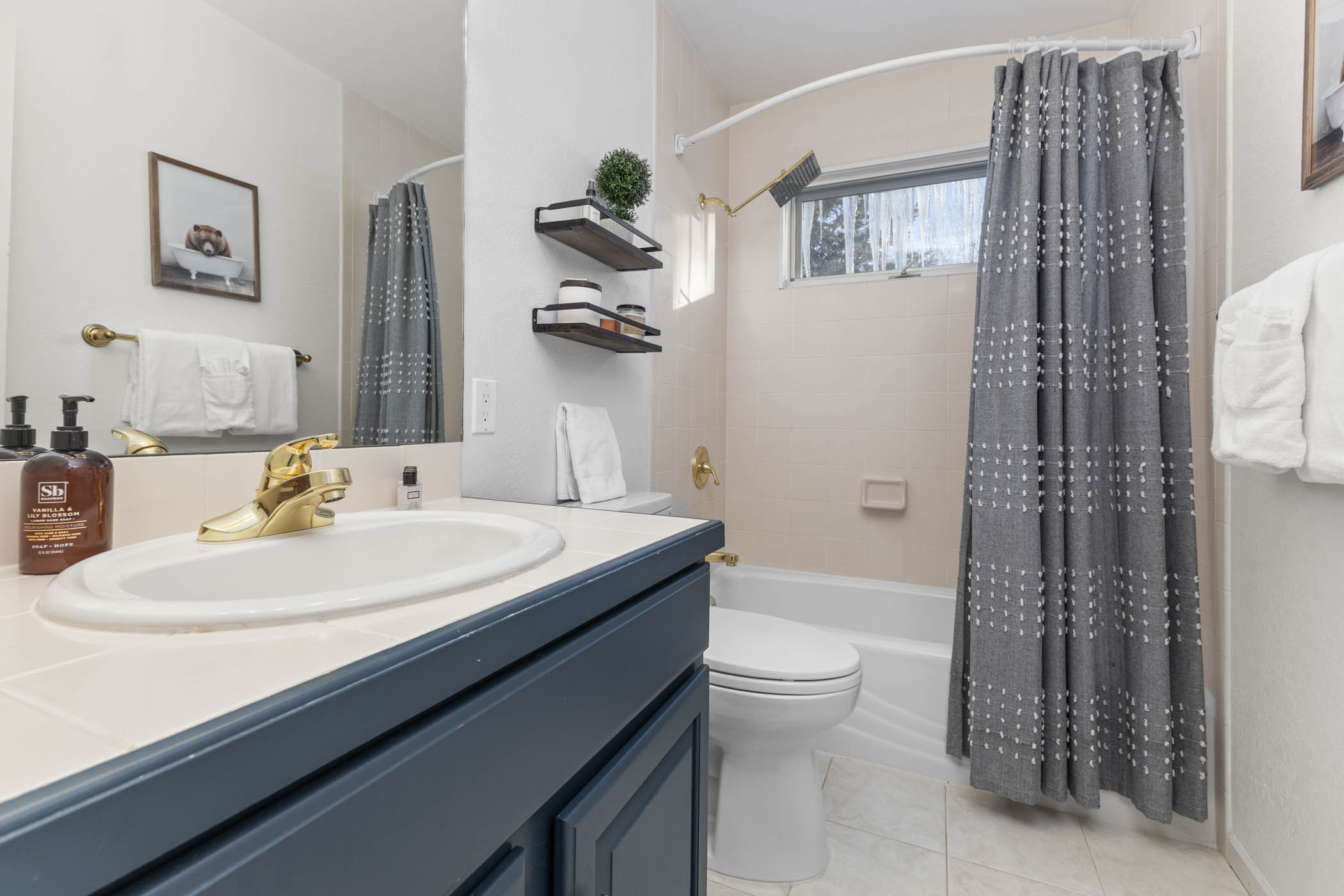 Shared Bathroom 2