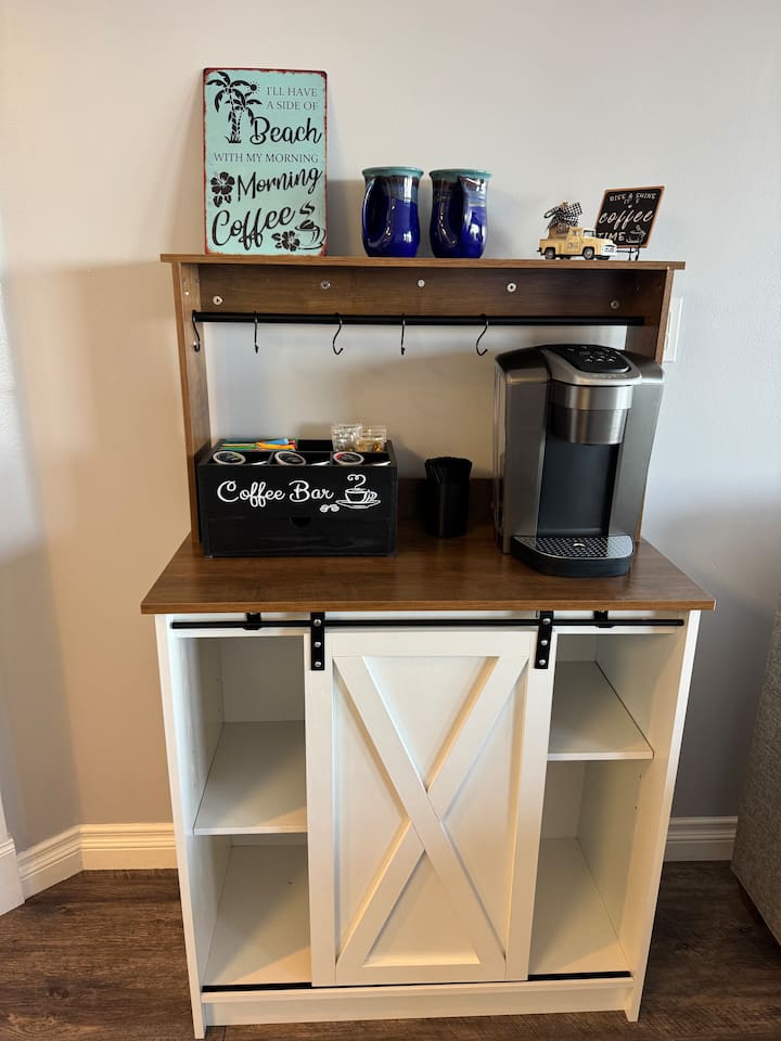 Prepare your morning coffee or tea before retreating to the balcony. Enjoy beautiful morning views of the bay while you enjoy your morning beverage ☕️ 