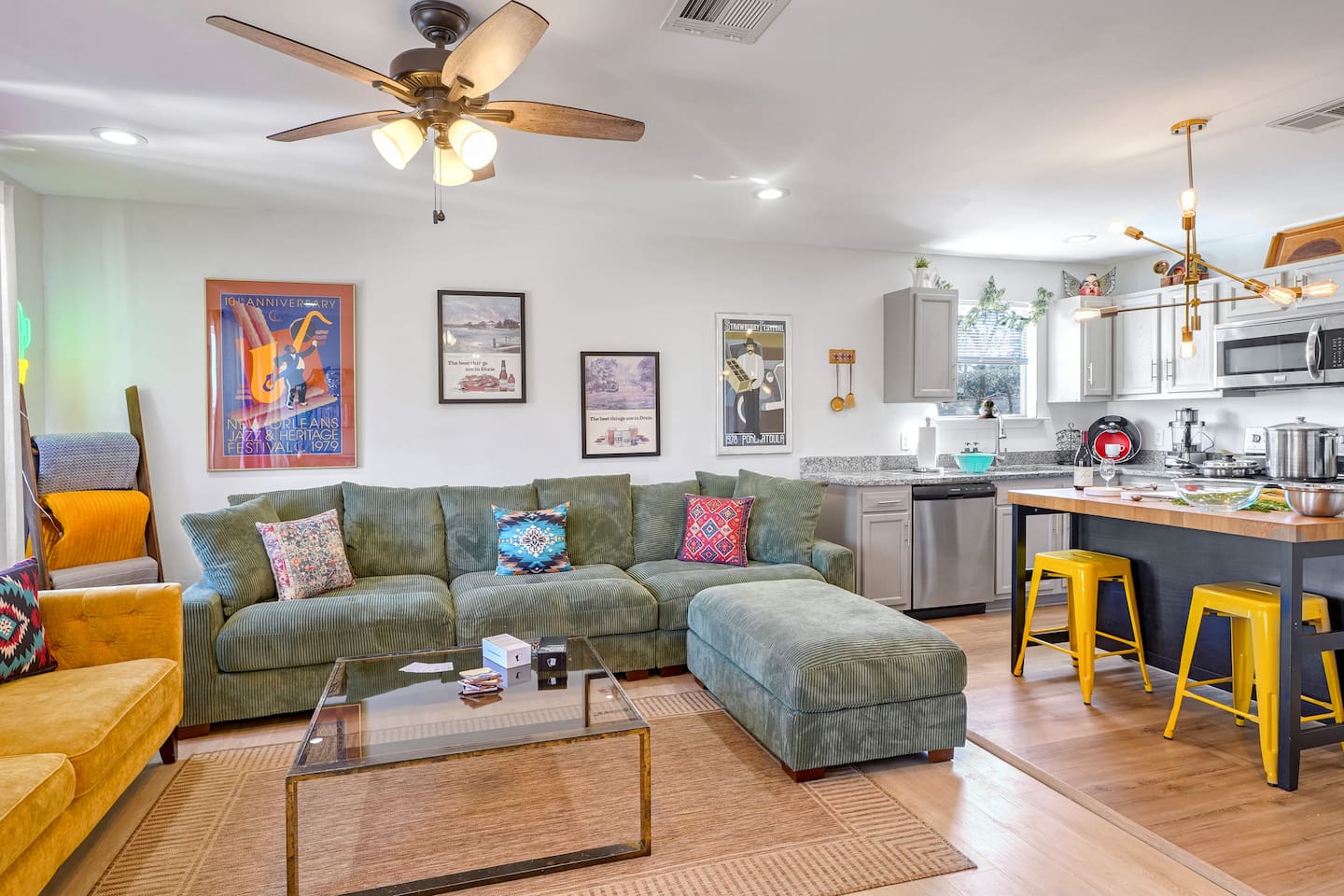 Watch joggers and bikers pass by on the greenway, and then catch the sunset over downtown and the Superdome from the kitchen windows!  You will have a big smile on your face relaxing and unwinding in this meticulously designed space! 