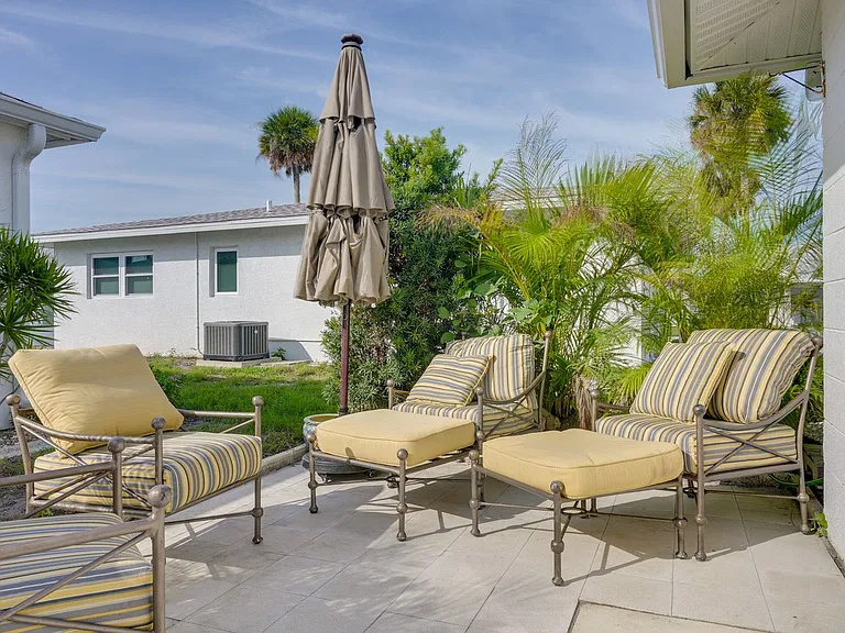 private Lanai