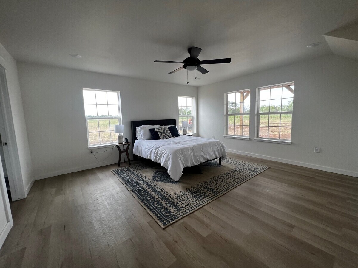 Master Bedroom #1 - Queen