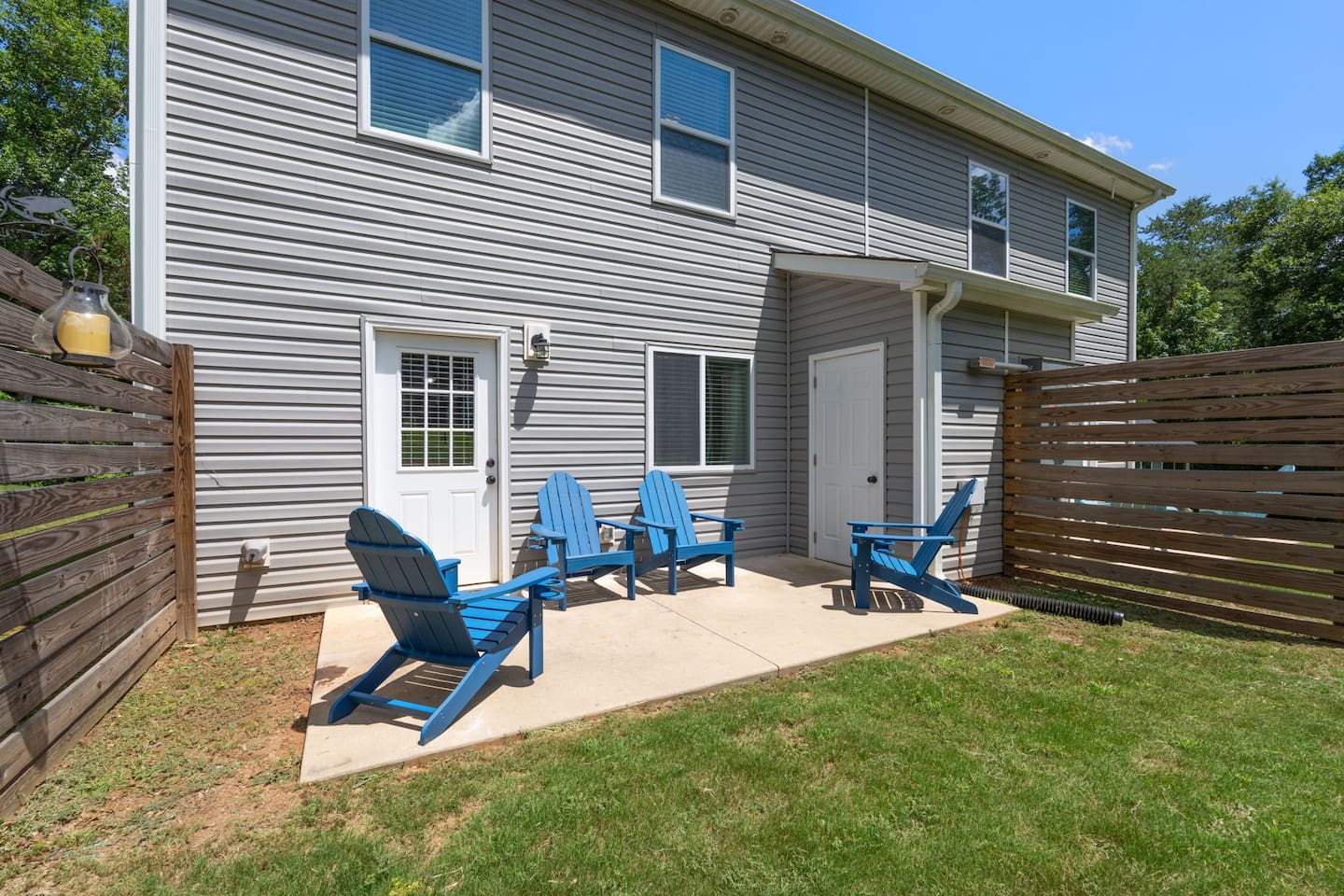 Right unit - Private outdoor patio