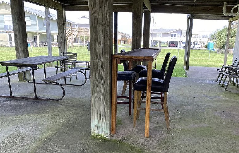 f27880d7aa1e462bad1f468d78a9b000 | Beachhouse | Texas | TX | Vacation Homes | Galveston | Crystal Beach | Kokomo | Breezy Days | Beachfront Elegance | Sunrise Serenity | Southern Sands Property Management, LLC